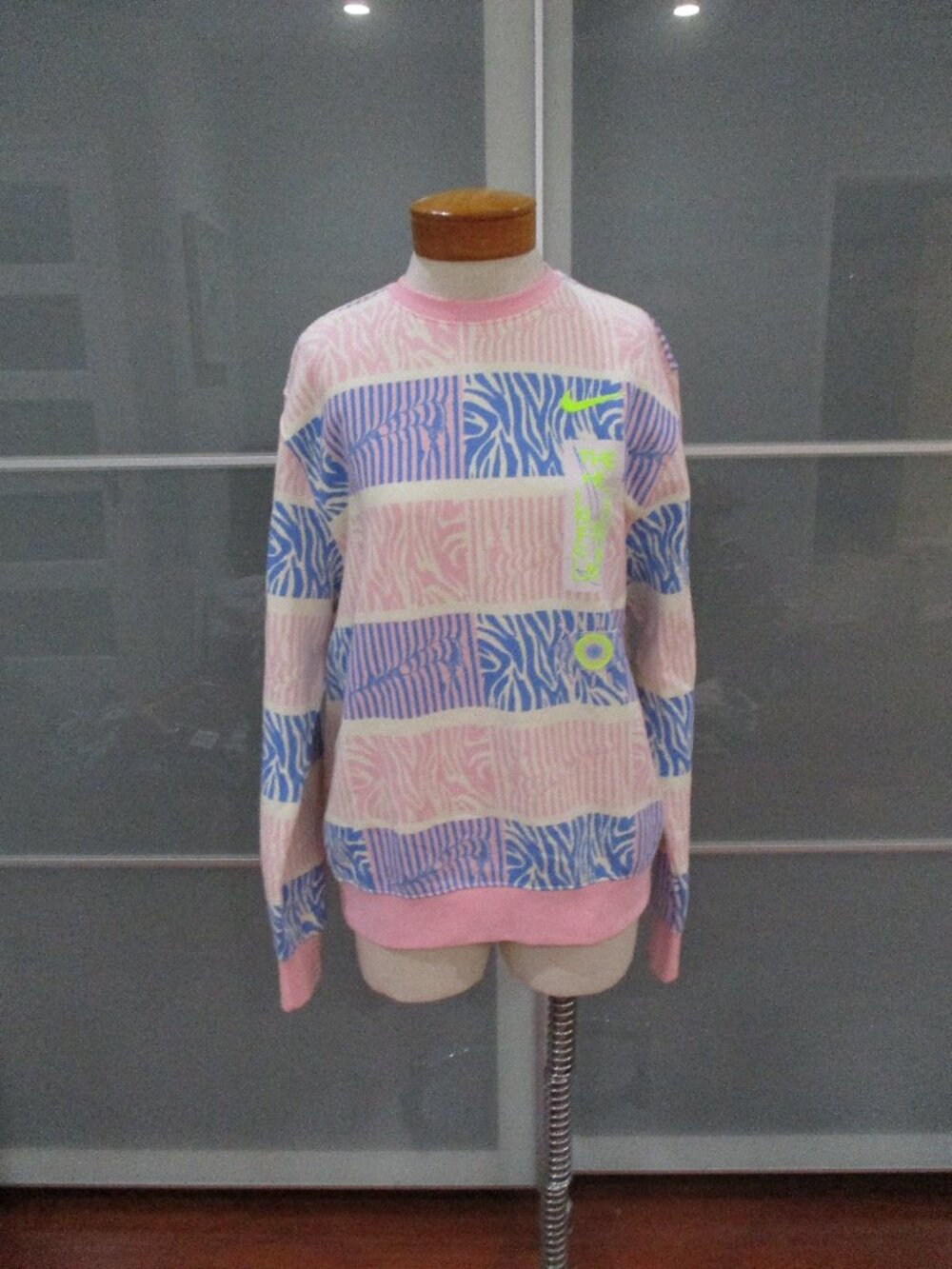 Nike Long Sleeve Crewneck Sweatshirt